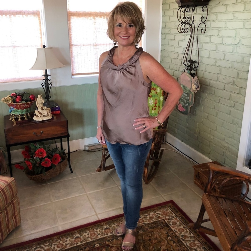 Meet your Posher, Angela